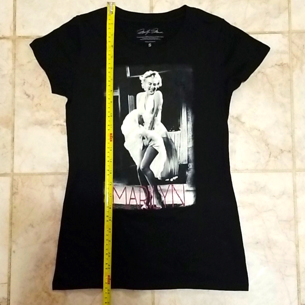 Small size Marilyn Monroe T shirt